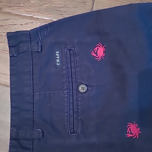 Chaps men's flat front navy blue shorts with embroidered crabs size 36 - Picture 4 of 6